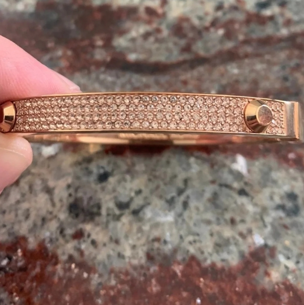 Michael KORS bracelet in Rose Gold color!